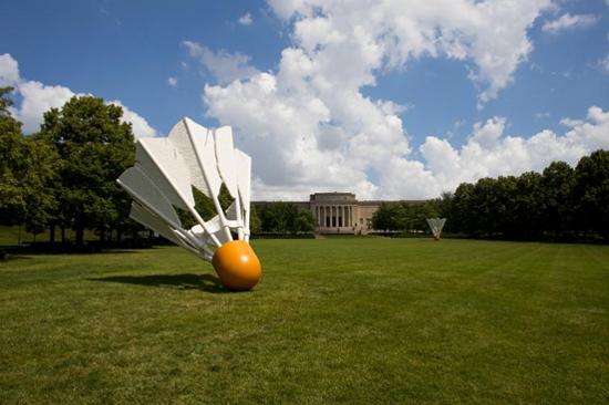 famous shuttlecocks in the south lawn of the Nelson-Atkins Museum of Art